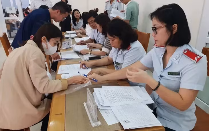Tại thời điểm mức lương cơ sở bị bãi bỏ thì mức tham chiếu không thấp hơn mức lương cơ sở đó