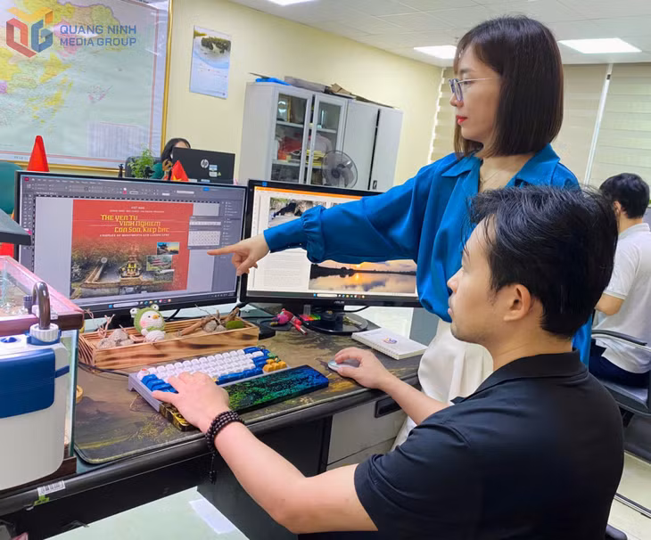 Đội ngũ nhà báo, biên tập viên Trung tâm Truyền thông tỉnh thực hiện cuốn sách ảnh đặc biệt: “The Yen Tu, Vinh Nghiem, Con Son, Kiep Bac complex of monuments and landscape”.