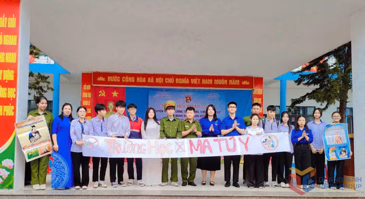 Ngày hội Pháp luật tuyên truyền về công tác phòng, chống ma túy cho đoàn viên, thanh niên tại Trường THPT Trần Quốc Tuấn (TX Quảng Yên).