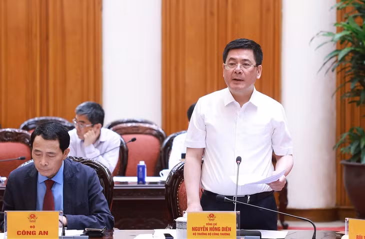 Bộ trưởng Bộ Công Thương Nguyễn Hồng Diên phát biểu tại phiên họp - Ảnh: VGP/Nhật Bắc