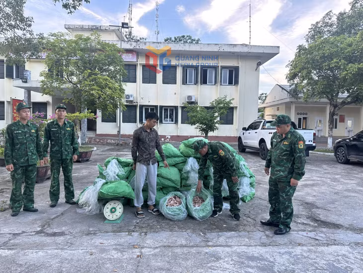 Đối tượng và tang vật bị BĐBP bắt giữ