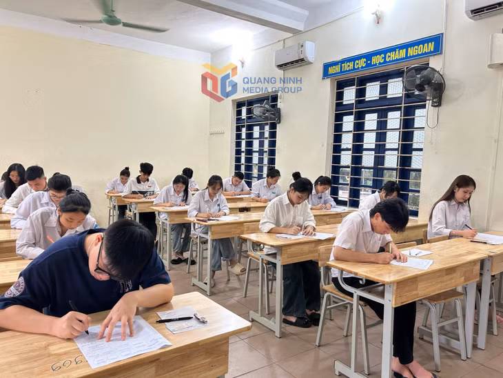 Các thi sinh tham gia Kỳ thi tốt nghiệp THPT năm 2024. Ảnh Minh Đức