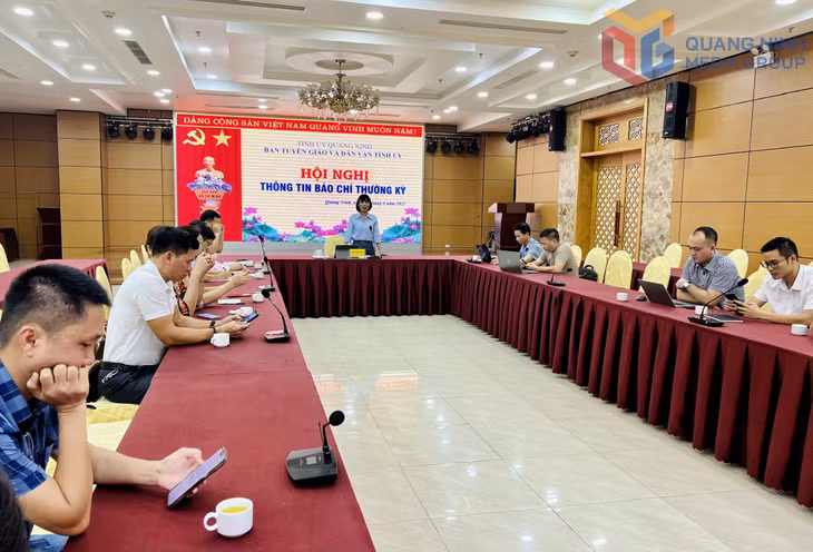 Toàn cảnh hội nghị.