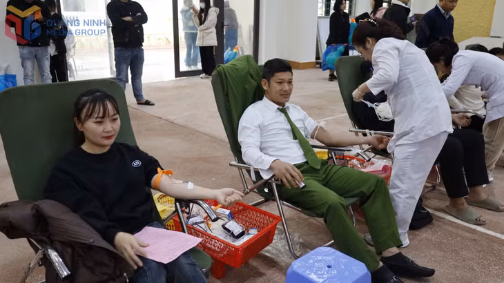 Người dân tham ra hiến máu tình nguyện đợt 1 năm 2025. 
