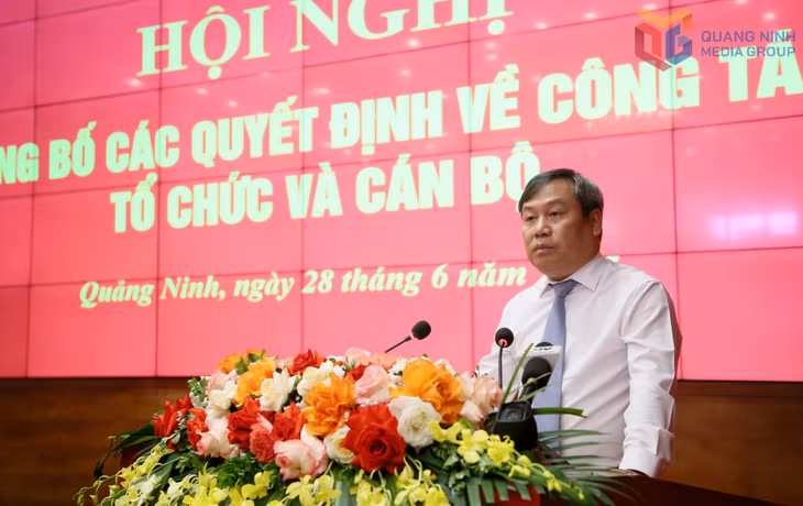 Đồng chí Vũ Đại Thắng, Ủy viên Trung ương Đảng, Bí thư Tỉnh ủy, Trưởng Đoàn ĐBQH tỉnh, phát biểu chỉ đạo tại hội nghị.