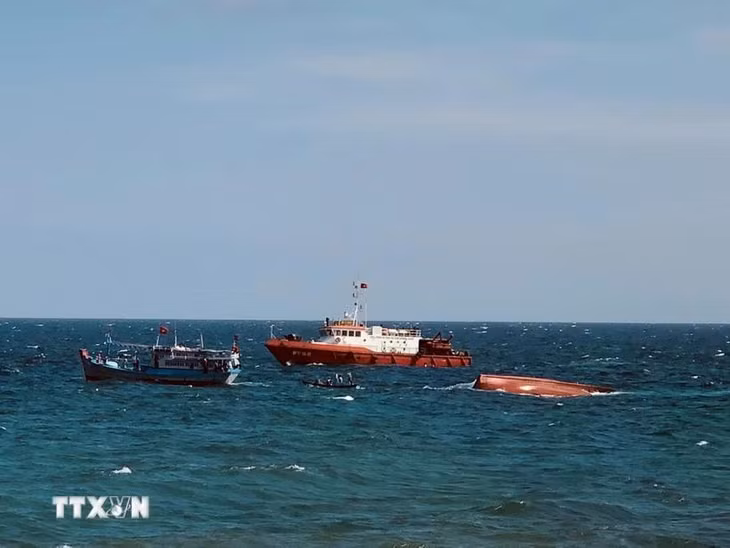 Tìm kiếm ngư dân mất tích trên biển. Ảnh minh họa. (Ảnh: TTXVN phát)