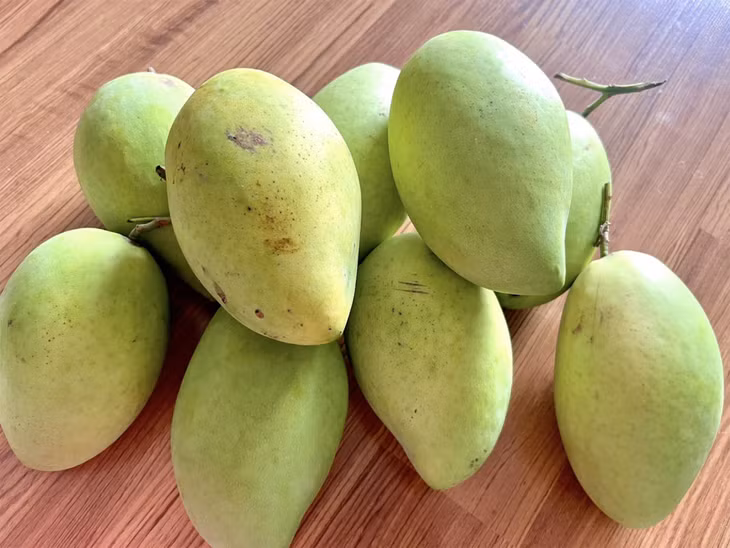 Xoài đạt hương vị thơm ngon vào mùa hè. Ảnh: Lương Trần