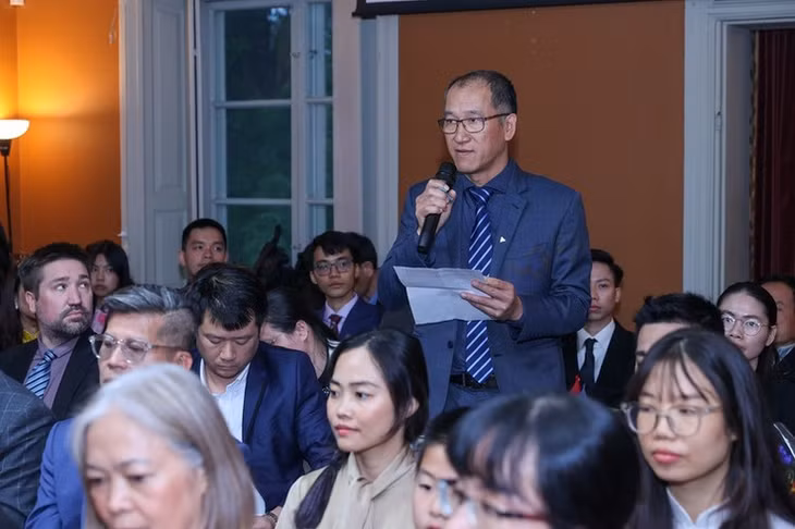 Ông Đỗ Quang Minh, Chủ tịch Hội Chuyên gia khoa học công nghệ Việt Nam tại Thụy Điển mong muốn tăng cường kết nối với các hội chuyên gia trong nước để giao lưu, chia sẻ kinh nghiệm và hỗ trợ chuyển giao công nghệ tiên tiến từ Thụy Điển về Việt Nam, góp phần phát triển đất nước. (Ảnh: VGP/Nhật Bắc)