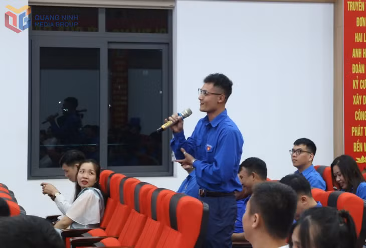 Thanh niên công nhân chia sẻ về phương pháp giữ lửa hạnh phúc gia đình trong thời đại mới.