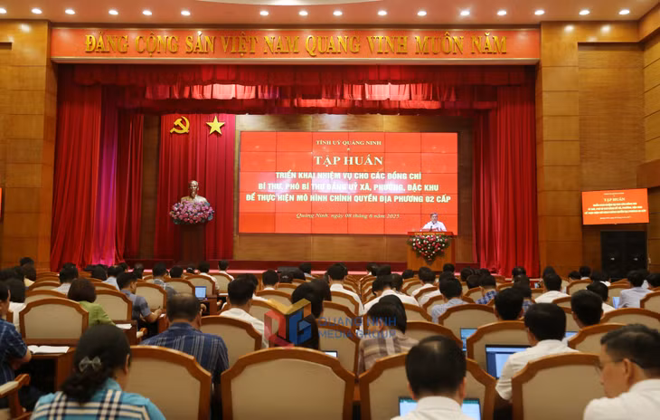 Hội nghị tập huấn triển khai nhiệm vụ cho các đồng chí Bí thư, Phó Bí thư Đảng ủy xã, phường, đặc khu để thực hiện mô hình chính quyền địa phương 2 cấp.