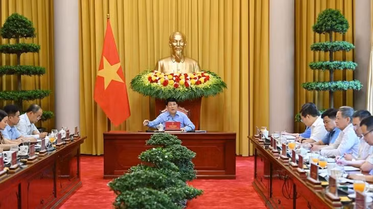 Chủ tịch nước Lương Cường làm việc với Văn phòng Chủ tịch nước.