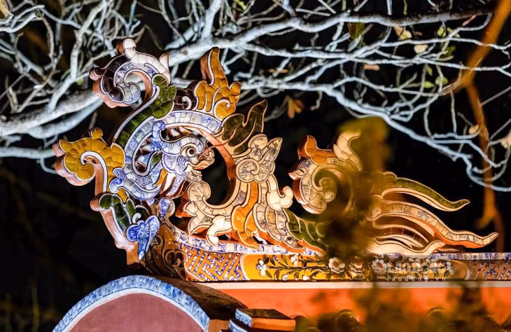 Ở Việt Nam hiện nay, ngoài cầu ngói Thanh Toàn còn có vài cây cầu có kiến trúc tương tự, là Chùa Cầu (Hội An), cầu ngói ở xã Hải Anh (Nam Định), cầu ngói Phát Diệm (Ninh Bình), hai cây cầu ngói ở Chùa Thầy (Hà Nội).