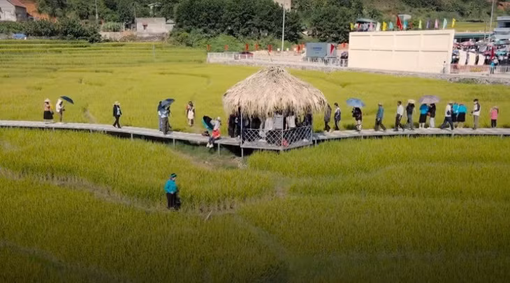Lễ hội mùa vàng miền Soóng Cọ ở Tiên Yên.