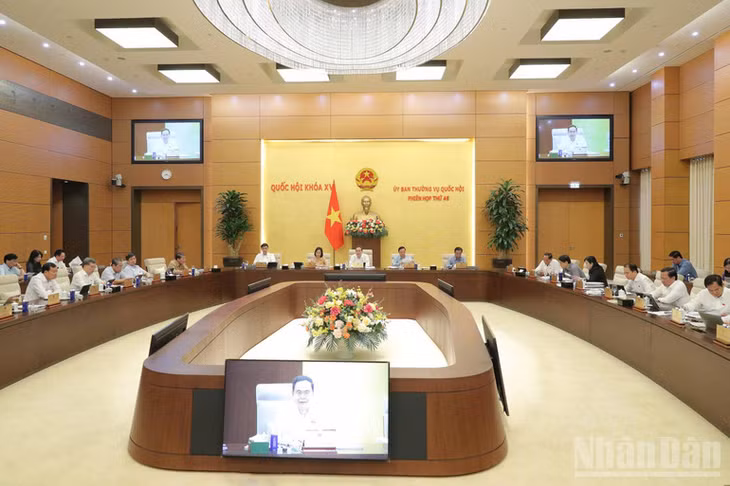 Quang cảnh phiên họp. (Ảnh: DUY LINH)