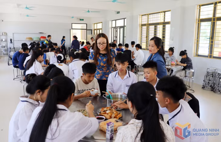 Phòng Giáo dục và Đào tạo huyện Ba Chẽ bố trí nơi ăn, nghỉ tại Trường THPT Dân tộc Nội trú cho 107 thí sinh ở xa điểm thi.