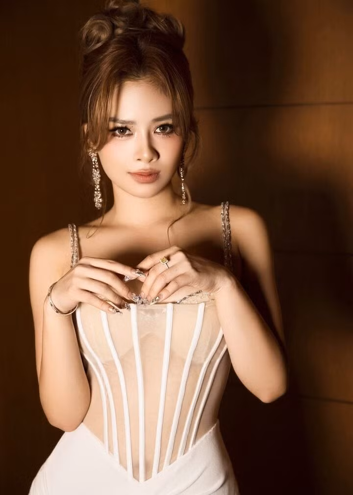 Dương Hoàng Yến giữ được sức hút sau nhiều năm.