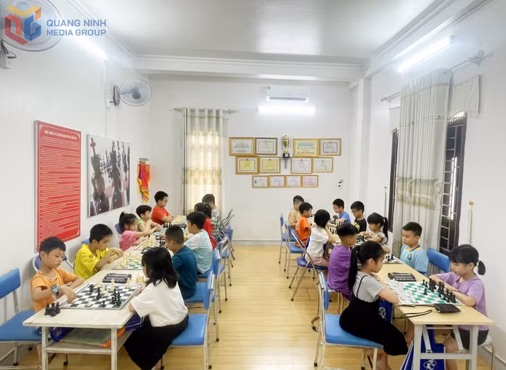 CLB Cờ vua thông minh và các CLB thể thao trí tuệ khác là điểm đến thú vị, thu hút nhiều học sinh, trẻ nhỏ dịp hè.