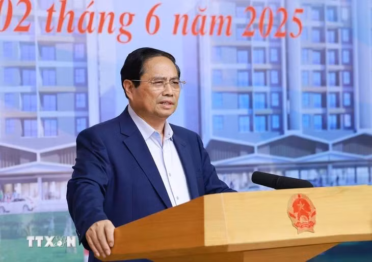 Thủ tướng Phạm Minh Chính chủ trì Hội nghị triển khai Nghị quyết của Quốc hội về thí điểm một số cơ chế, chính sách đặc thù phát triển nhà ở xã hội. (Ảnh: Dương Giang/TTXVN)