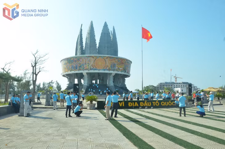 Cụm thông tin cổ động biên giới Sa Vĩ nằm trên địa bàn phường Trà Cổ hiện nay là địa điểm tham quan hút khách.