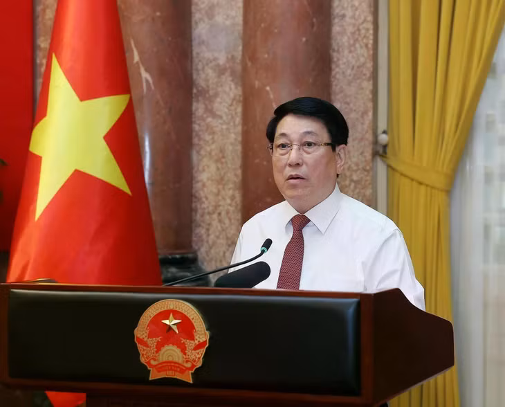 Chủ tịch nước Lương Cường phát biểu tại buổi gặp mặt các nhà báo tiêu biểu toàn quốc. (Ảnh: Lâm Khánh/TTXVN)