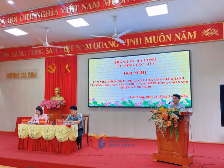 Tổ công tác số 4 của Thành ủy Hạ Long làm việc với Đảng ủy phường Cao Xanh - Hà Khánh về công tác chuẩn bị Đại hội Đảng bộ phường Cao Xanh, nhiệm kỳ 2025-2030.