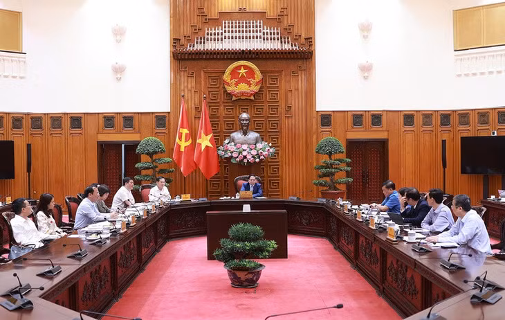 Theo Thủ tướng, với những vướng mắc về thể chế, pháp lý thì hai bên cùng đối thoại, lắng nghe để tìm ra phương án phù hợp, đáp ứng yêu cầu của cả hai bên; các cơ quan nghiên cứu sửa đổi theo thẩm quyền, nếu vượt thẩm quyền thì đề xuất cấp có thẩm quyền xem xét, quyết định - Ảnh: VGP/Nhật Bắc