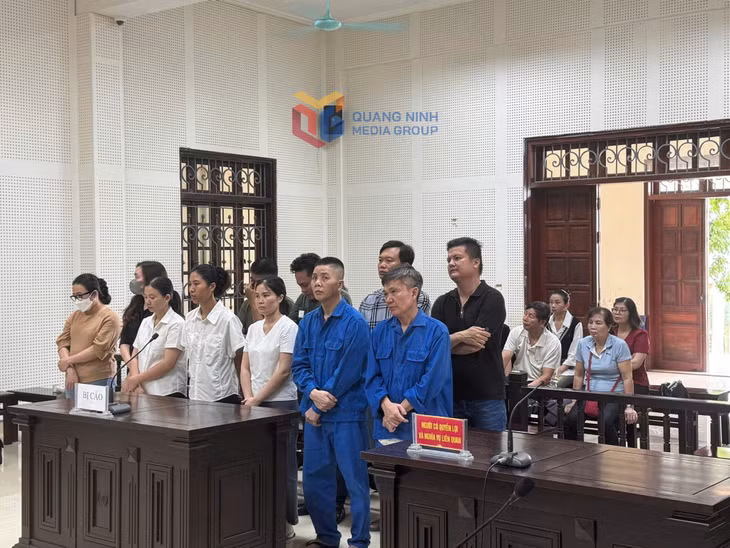 Các bị cáo tại phiên toà