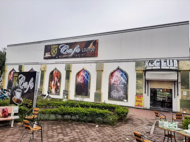 Quán K-Club đăng ký kinh doanh ngành nghề dịch vụ giải trí, ăn uống, kinh doanh rượu, bia, thuốc nhưng thực chất cơ sở này hoạt động theo mô hình vũ trường. Ảnh: Công an tỉnh Hải Dương
