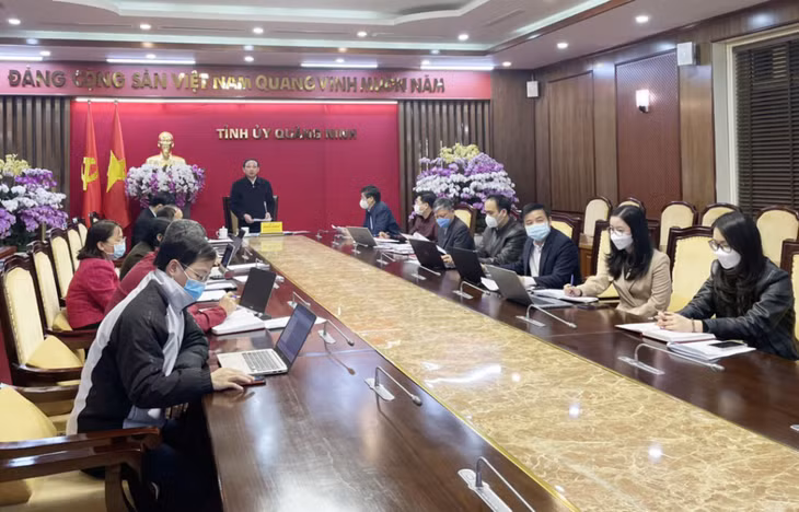 Đồng chí Nguyễn Xuân Ký, Ủy viên Trung ương Đảng, Bí thư Tỉnh ủy, Chủ tịch HĐND tỉnh, phát biểu tại hội nghị.