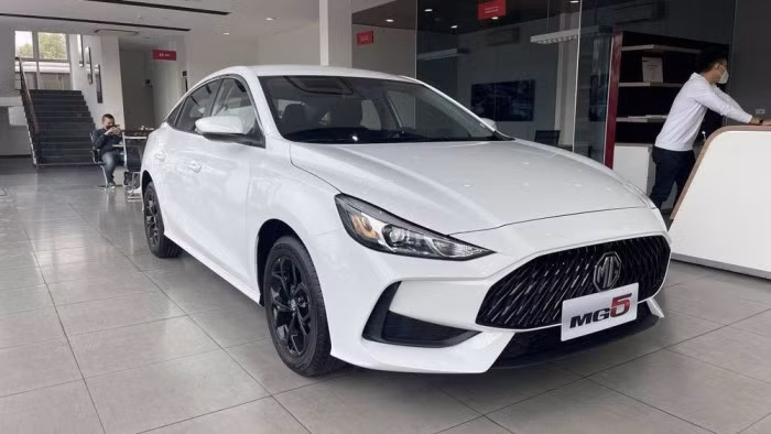 MG5 2022 bản tiêu chuẩn