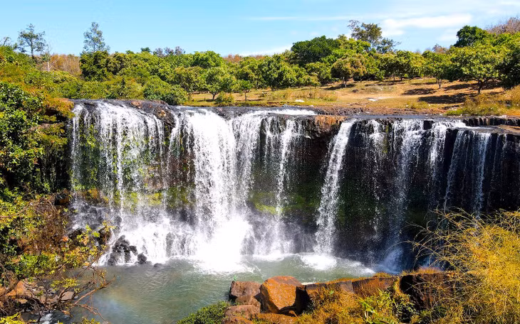 Địa điểm này cách trung tâm thành phố Pleiku (Gia Lai) chừng 70 cây số. Đây là nơi lý tưởng được các bạn trẻ lựa chọn để cắm trại, tắm mát vào các dịp cuối tuần, lễ tết.