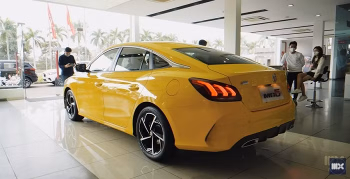 MG5 2022 về Việt Nam với 2 phiên bản