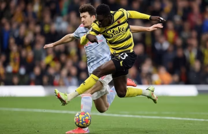 Trận thua Watford ở lượt đi khiến Man Utd phải thay HLV trưởng.
