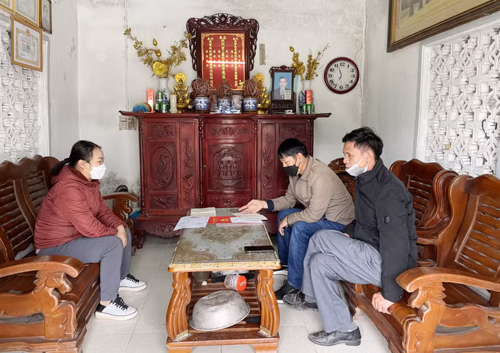 Hộ ông Hoàng Văn Chớ (khu Hồng Phong, phường Ninh Dương) không được cấp giấy CNQSDĐ theo diện tích cũ vì vượt hạn mức đất ở.