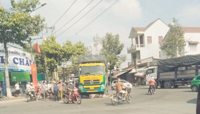 Xe tải ôm cua cán chết nam sinh viên ở Bình Dương 2