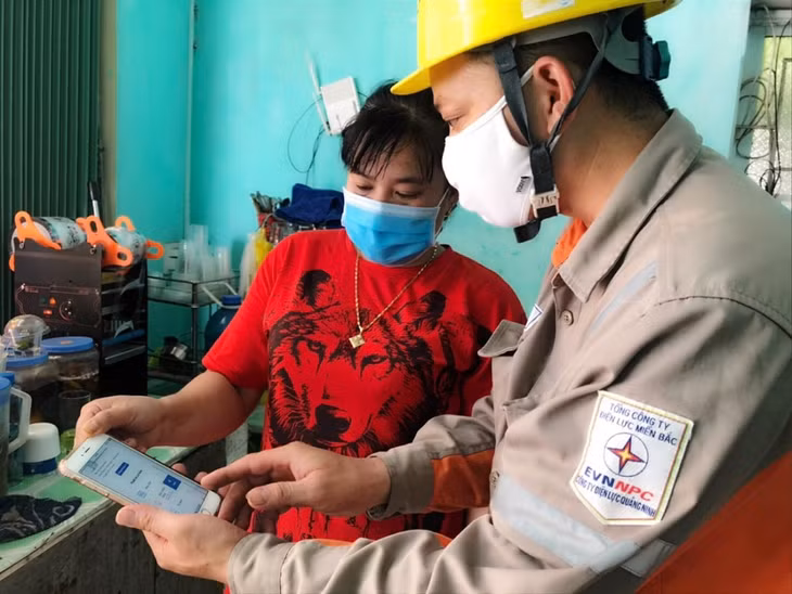 Hướng dẫn khách hàng sử dụng công cụ ước tính sản lượng.