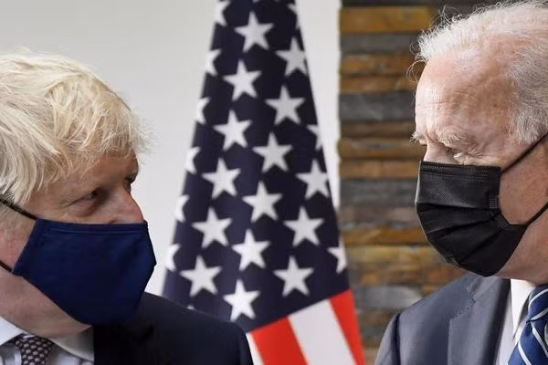 Thủ tướng Anh Boris Johnson (trái) và Tổng thống Mỹ Joe Biden. Ảnh: AP