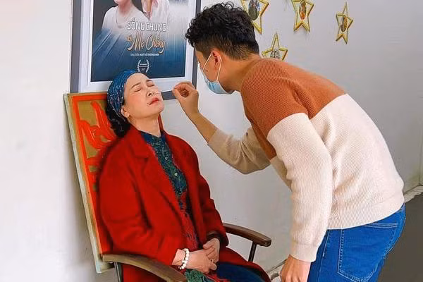 Lương Thu Trang, Minh Hằng và dàn sao Việt liên tiếp mắc COVID-19 ảnh 1