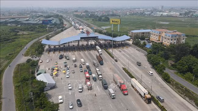 Trạm thu phí cao tốc Pháp Vân - Cầu Giẽ (Ảnh: TTXVN)