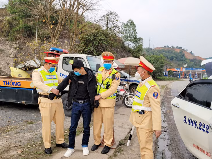 Đối tượng Hà Văn Huân bị bắt giữ.