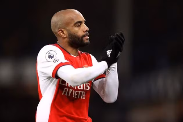 Lacazette là lựa chọn khả thi với Arteta.