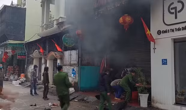 Nghe An: Hoa hoan xay ra tai quan bun met, chu quan tu vong hinh anh 1
