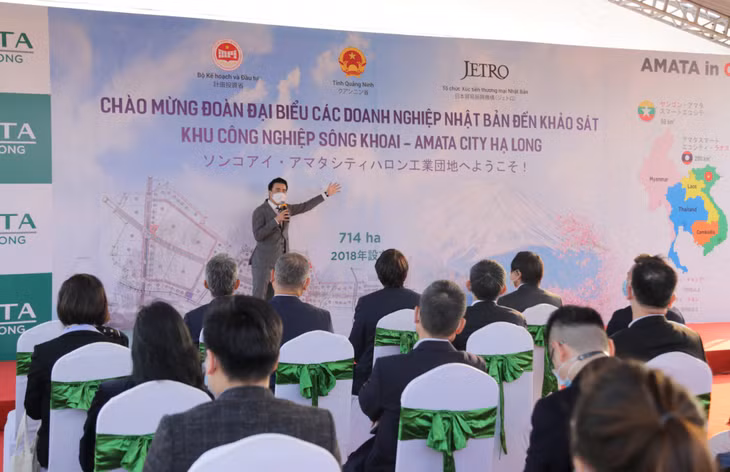 Các doanh nghiệp, nhà đầu tư tới từ Nhật Bản nghe giới thiệu và tìm hiểu cơ hội đầu tư vào KCN Sông Khoai (TX Quảng Yên), tháng 1/2022.