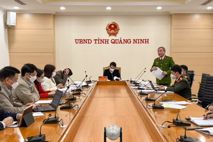 Đại biểu tham gia ý kiến về xây dựng dự thảo Kế hoạch triển khai Đề án 06 trên địa bàn tỉnh.