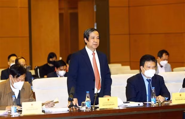 Bo truong Bo GD-DT: Khong cung nhac co dinh thoi diem ket thuc nam hoc hinh anh 1