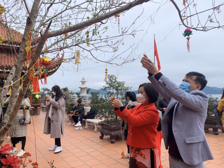 ...xin lộc may mắn đầu năm.