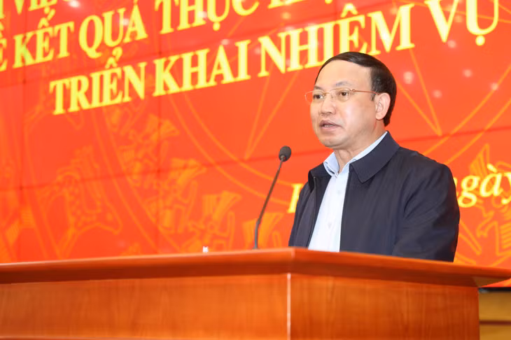 Đồng chí Nguyễn Xuân Ký, Ủy viên Trung ương Đảng, Bí thư Tỉnh ủy, Chủ tịch HĐND tỉnh, phát biểu tại buổi làm việc.