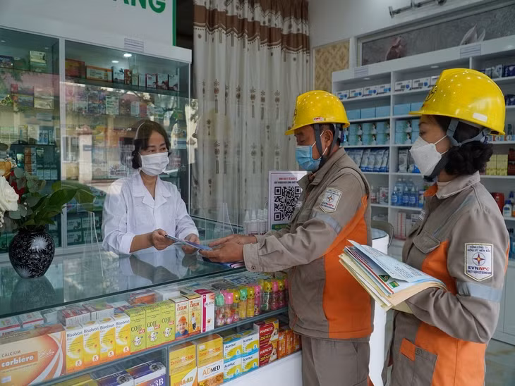Tuyên truyền sử dụng điện tiết kiệm, an toàn hiệu quả.