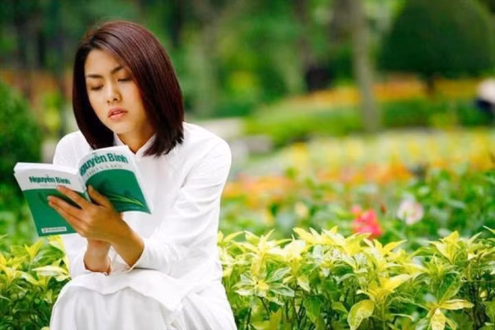 Tăng Thanh Hà trong phim "Bỗng dưng muốn khóc".