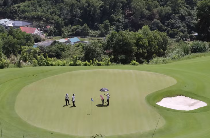 Sân golf Tuần Châu khánh thành, đưa vào sử dụng sẽ đáp ứng nhu cầu trải nghiệm dịch vụ cao cấp của du khách. Ảnh: Đỗ Phương